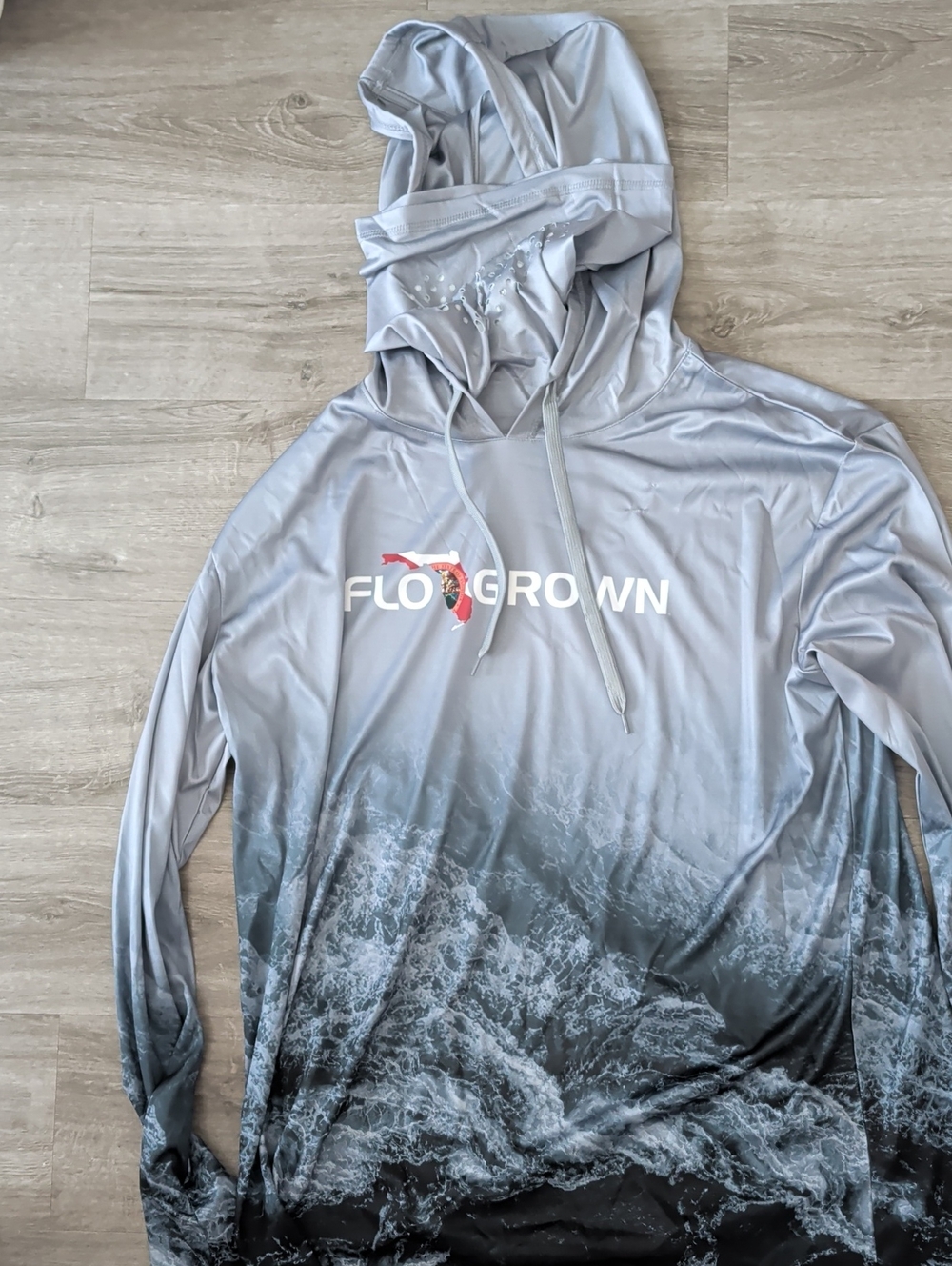 Flo Grown Men's Light Gray Hooded Swim Shirt - Gradient Ocean Print